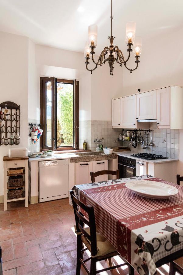 Casa Del Priore Usigliano Eksteriør bilde