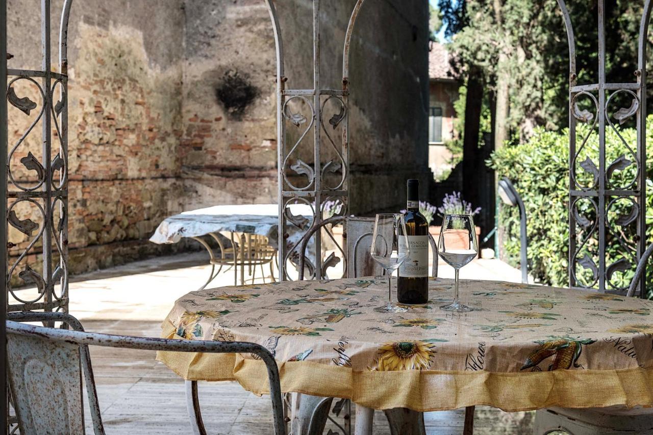 Casa Del Priore Usigliano Eksteriør bilde